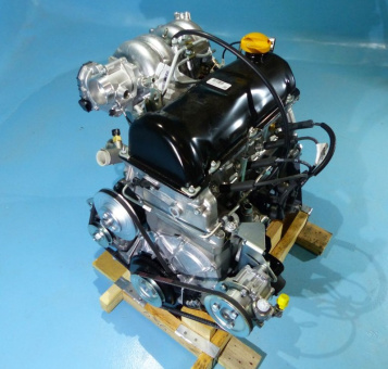 Kompletter Motor Lada Niva 1700ccm mt Zylinderkopf,- block, Abgasanlage 